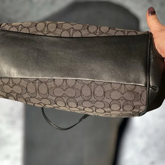 ๐จSOLD๐จ Coach Lexy shoulder bag - Picture 4 of 10